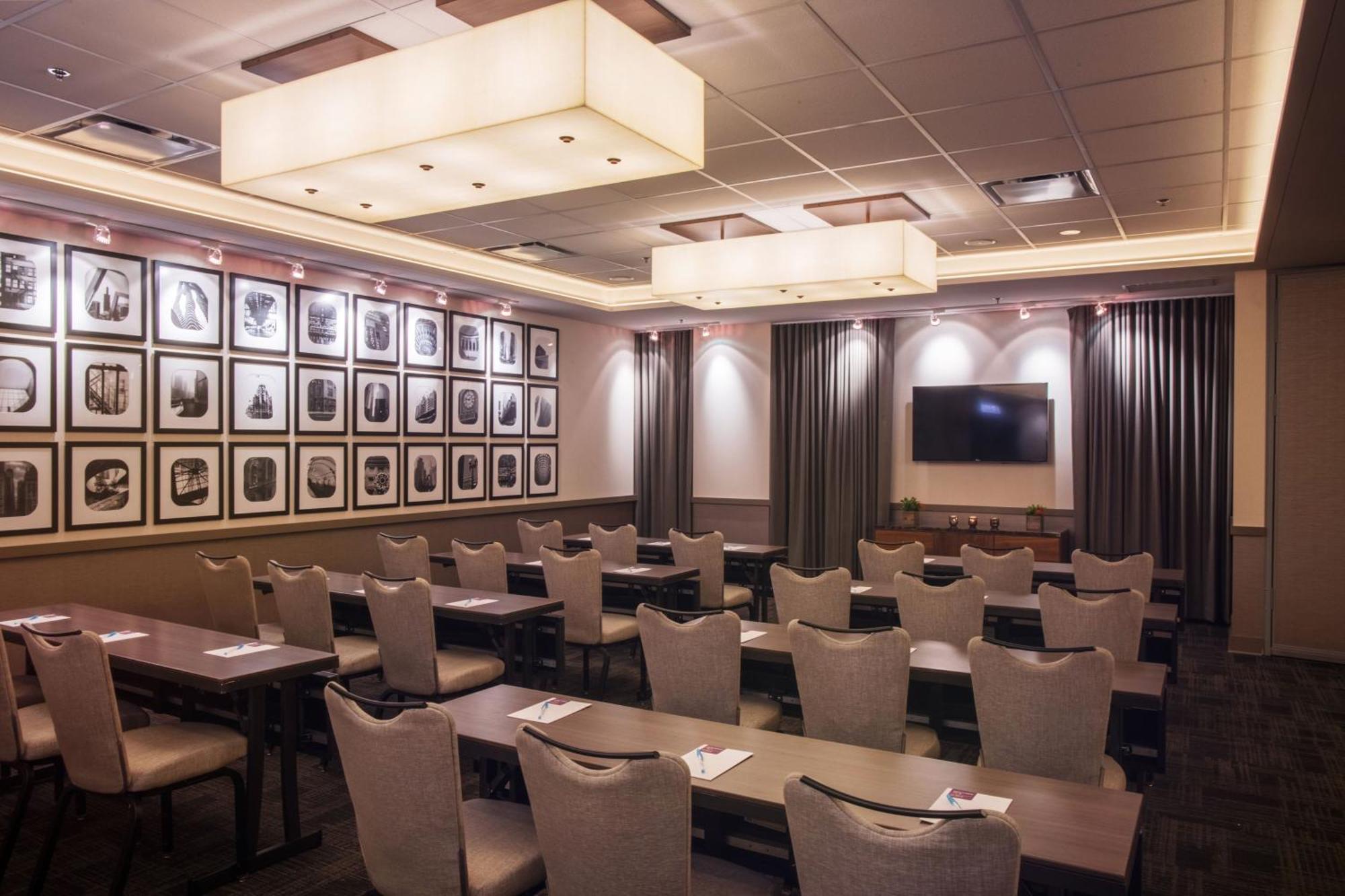 เอลอฟต์ ชิคาโก ดาวน์ทาวน์ ริเวอร์นอร์ท Hotel ภายนอก รูปภาพ