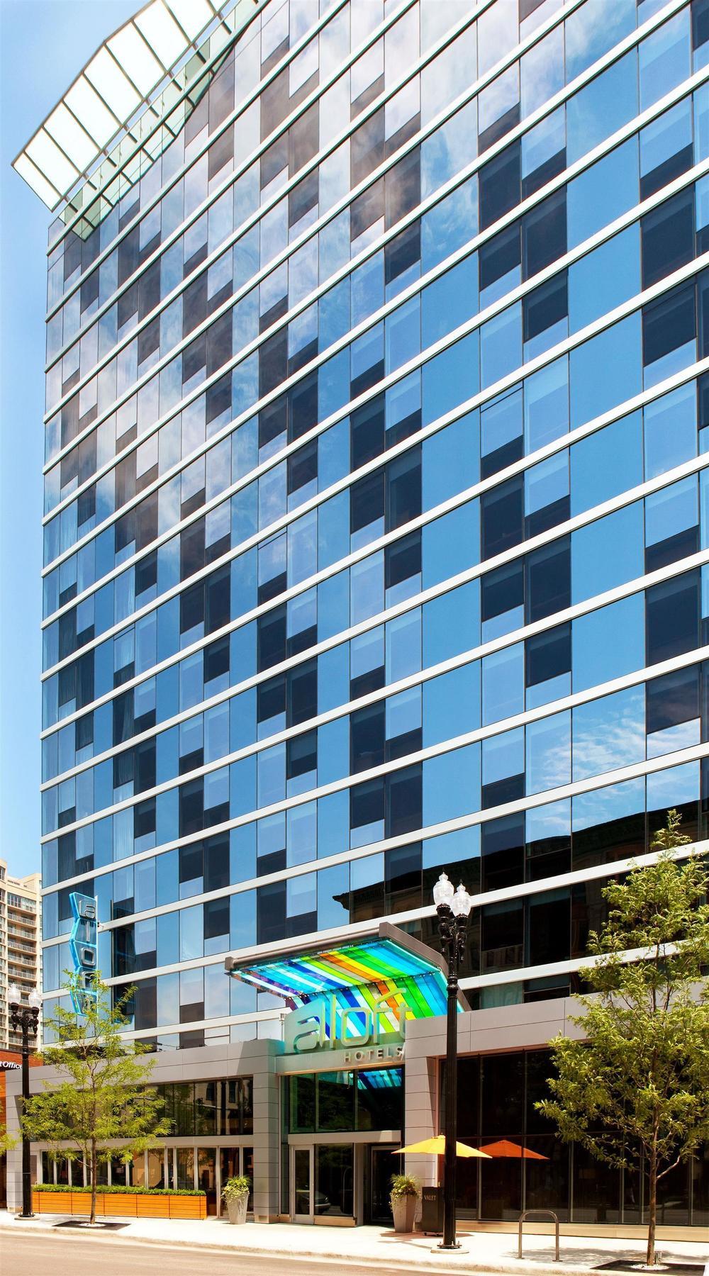 เอลอฟต์ ชิคาโก ดาวน์ทาวน์ ริเวอร์นอร์ท Hotel ภายนอก รูปภาพ