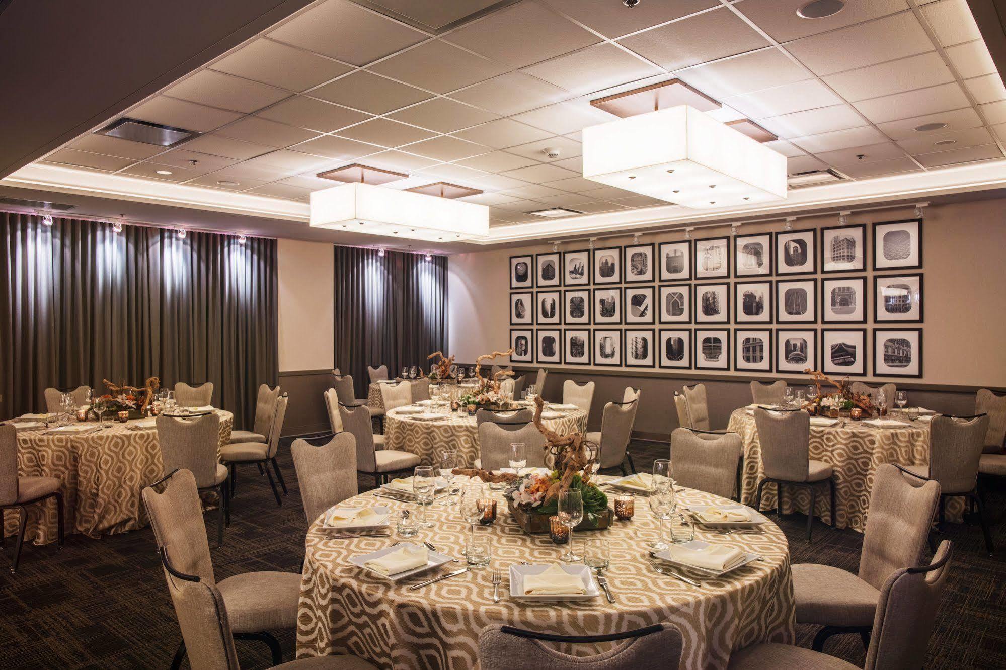 เอลอฟต์ ชิคาโก ดาวน์ทาวน์ ริเวอร์นอร์ท Hotel ภายนอก รูปภาพ