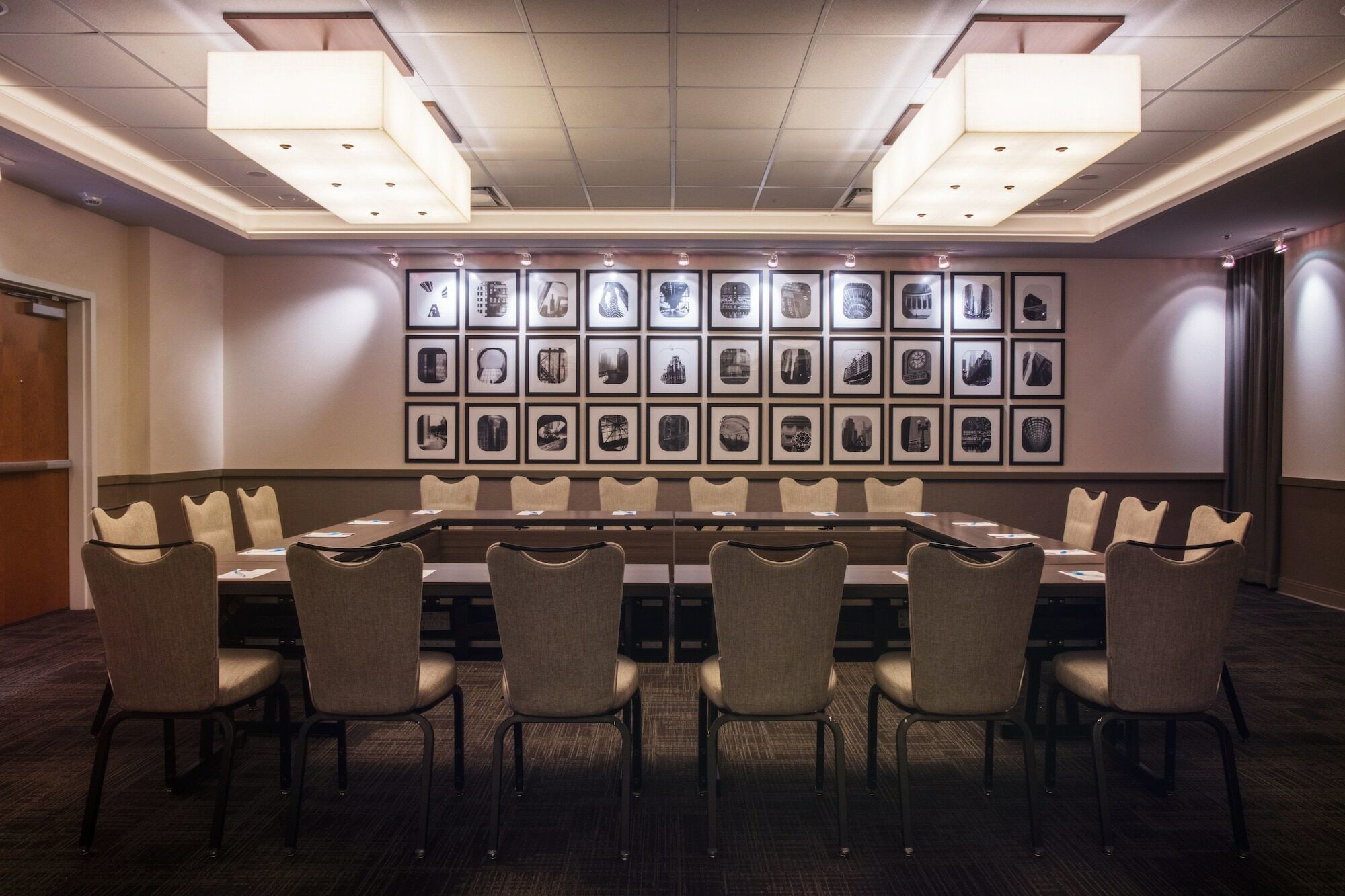 เอลอฟต์ ชิคาโก ดาวน์ทาวน์ ริเวอร์นอร์ท Hotel ภายนอก รูปภาพ